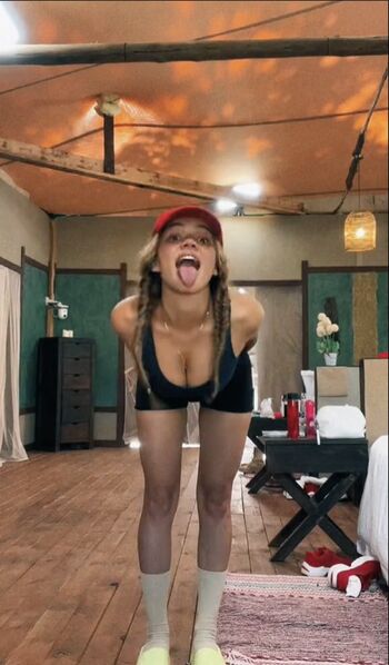 Valya karnaval leaked private photo uncensored HD quality