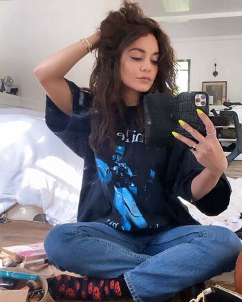 Vanessa hudgens  page leaked private photo uncensored HD quality