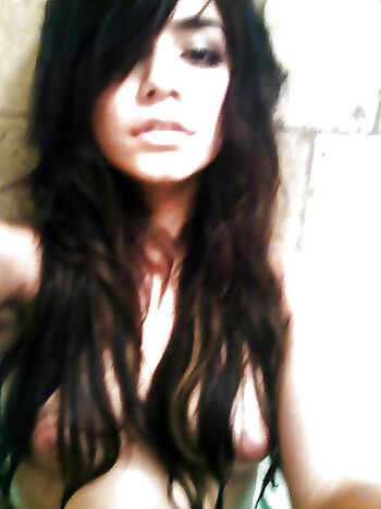 Vanessa hudgens  page leaked private photo uncensored HD quality