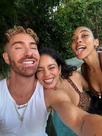 Vanessa hudgens  page leaked private photo uncensored HD quality