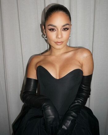 Vanessa hudgens  page leaked private photo uncensored HD quality