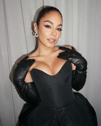 Vanessa hudgens  page leaked private photo uncensored HD quality