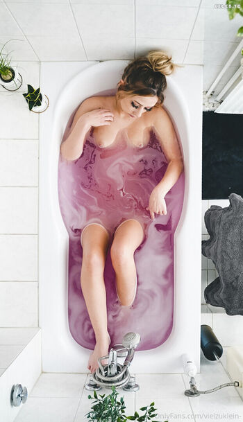 Vielzuklein leaked private photo uncensored HD quality