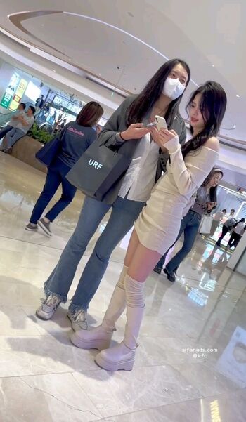Voyeur asian pissing toilet amp upskirts only page leaked private photo uncensored HD quality