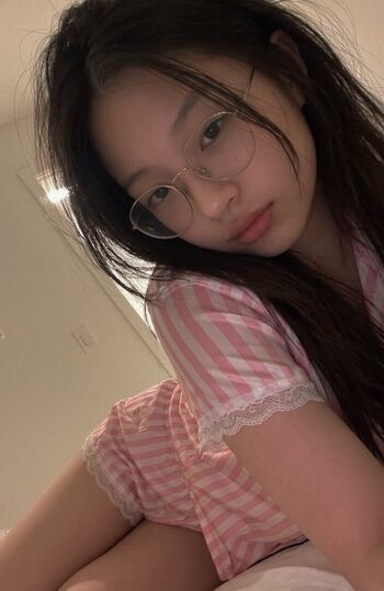 Vyy tuong page leaked private photo uncensored HD quality