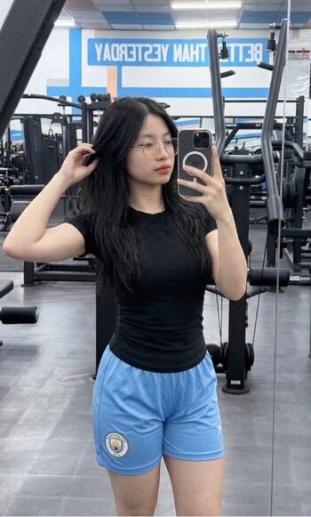 Vyy tuong page leaked private photo uncensored HD quality