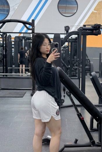 Vyy tuong page leaked private photo uncensored HD quality