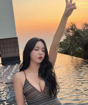 Womenk pop page leaked private photo uncensored HD quality