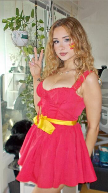 Yaboielina leaked private photo uncensored HD quality