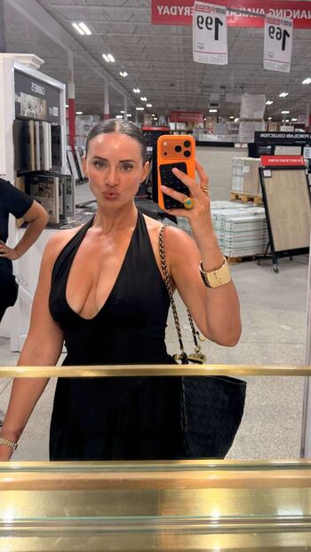 Yesjulz  page leaked private photo uncensored HD quality
