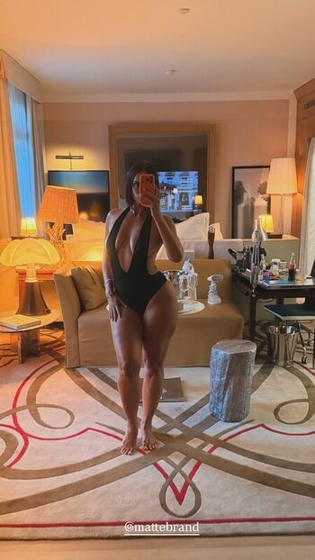 Yesjulz  page leaked private photo uncensored HD quality