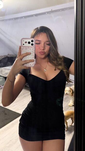 Yessseeeniiaa page leaked private photo uncensored HD quality