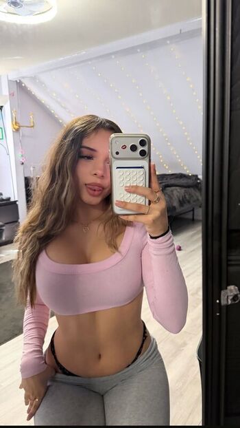 Yessseeeniiaa page leaked private photo uncensored HD quality