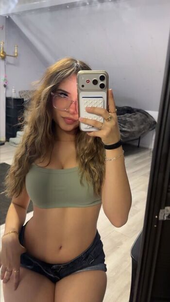 Yessseeeniiaa leaked private photo uncensored HD quality