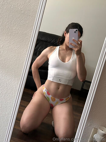 Yourlilysdose page leaked private photo uncensored HD quality