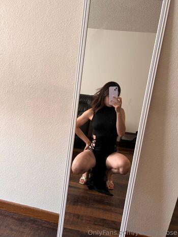 Yourlilysdose leaked private photo uncensored HD quality