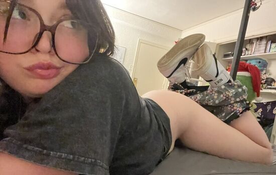 Yourmomsmarsbar leaked private photo uncensored HD quality
