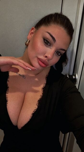 Zahtevi leaked private photo uncensored HD quality