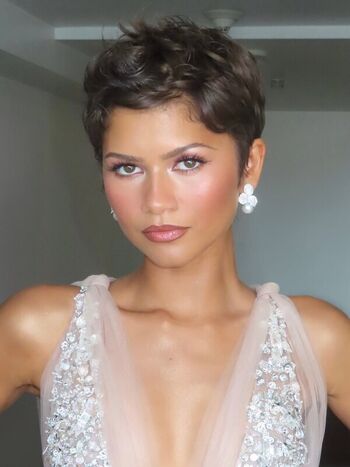 Zendaya page leaked private photo uncensored HD quality