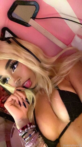 Zoweybunny page leaked private photo uncensored HD quality